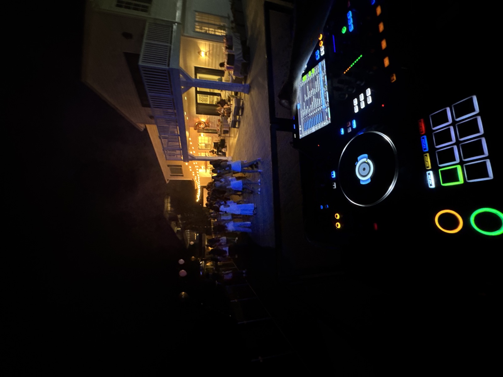 DJ