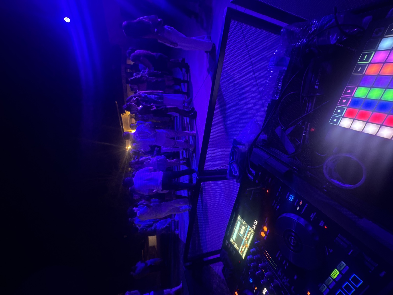 DJ